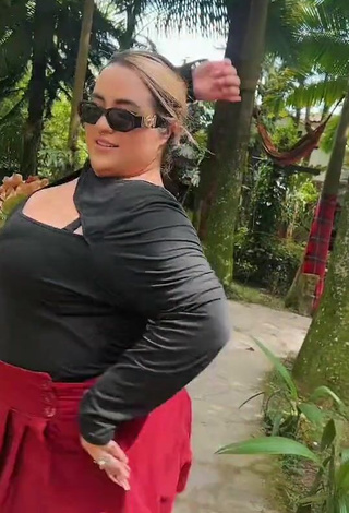 3. Hottest Maleja Rodriguez Shows Cleavage in Black Top