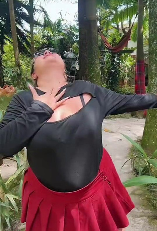 4. Hottest Maleja Rodriguez Shows Cleavage in Black Top