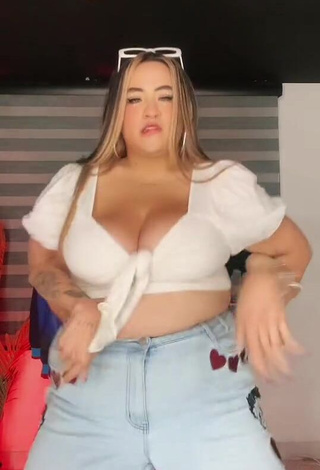 4. Sexy Maleja Rodriguez Shows Big Butt while Twerking