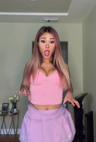2. Beautiful Star Abelar Shows Cleavage in Sexy Pink Crop Top