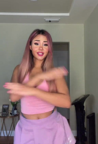 5. Beautiful Star Abelar Shows Cleavage in Sexy Pink Crop Top