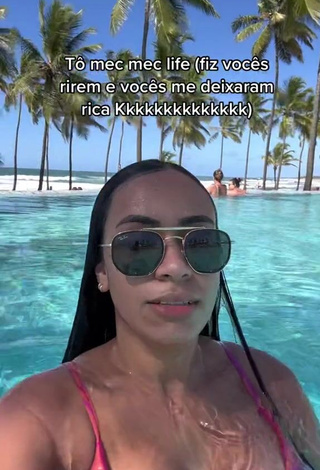 6. Sexy Açucena Guirra Shows Cleavage in Bikini Top