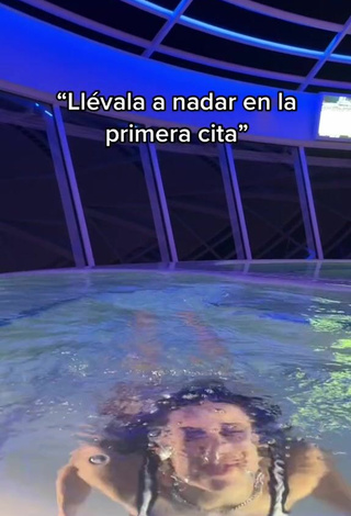 2. Elegant Tammy Parra Shows Cleavage in Bikini Top at the Pool