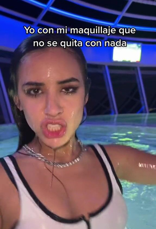 5. Elegant Tammy Parra Shows Cleavage in Bikini Top at the Pool