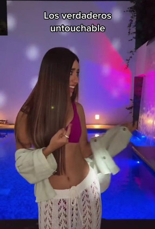 4. Lovely Tammy Parra Shows Cleavage in Pink Bikini Top