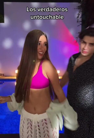5. Lovely Tammy Parra Shows Cleavage in Pink Bikini Top