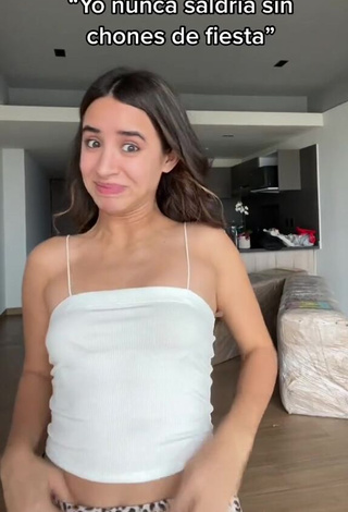 Hot Tammy Parra Shows Cleavage in Black Dress without Brassiere