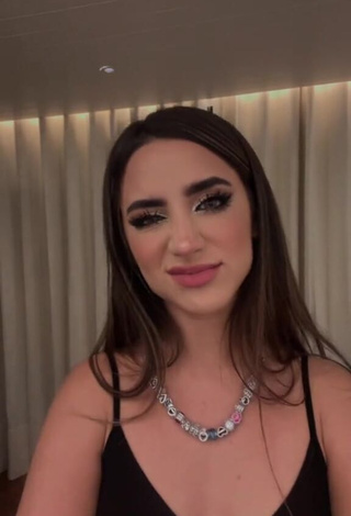 3. Cute Tammy Parra Shows Cleavage in Black Bra