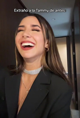 3. Hot Tammy Parra Shows Cleavage in Top without Bra