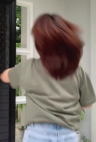 6. Amazing Vanessa Kate Alvarez in Hot Top while Twerking