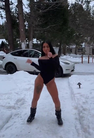 3. Adorable Mirella xbadmix Shows Butt