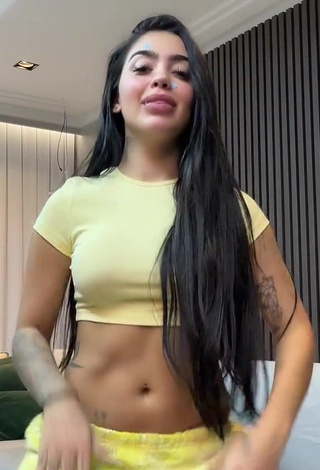 3. Magnificent Mirella xbadmix in Crop Top while Twerking