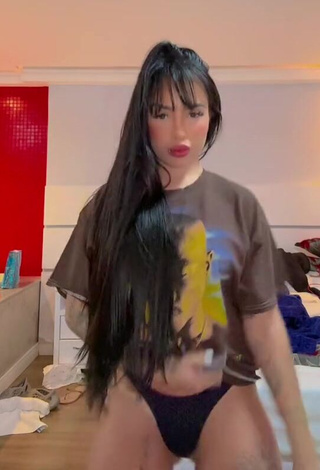 3. Breathtaking Mirella xbadmix Shows Butt while Twerking