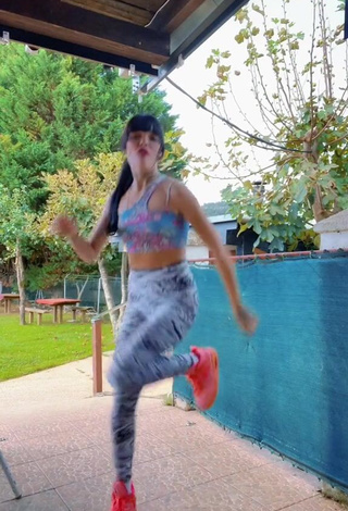 Beautiful Xinni Xinnita in Sexy Sport Bra