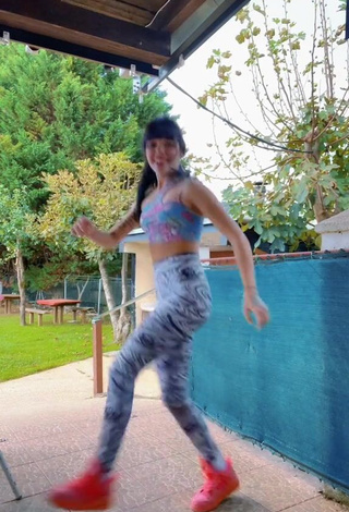 2. Beautiful Xinni Xinnita in Sexy Sport Bra