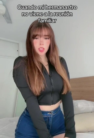 6. Sexy Yarely Alexandra Shows Cameltoe