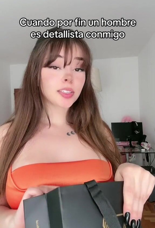 3. Sexy Yarely Alexandra Shows Nipples No Bra