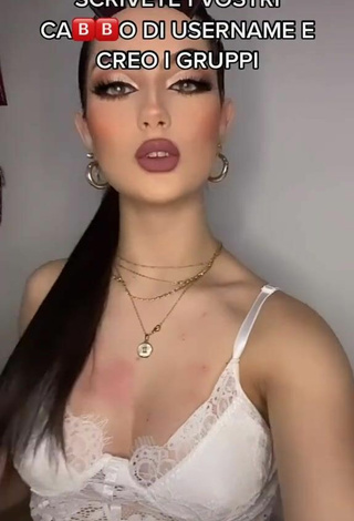 Sexy Sofia Fortunati in White Crop Top