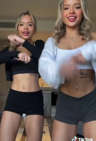 3. Cute Carly & Christy Connell in Crop Top