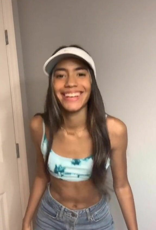 2. Cute Sheilianice González in Crop Top