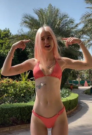 Sexy Diana Aster in Pink Bikini