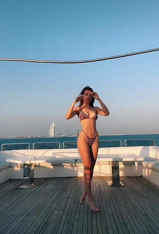 2. Hot Duda Reis in Leopard Bikini on a Boat