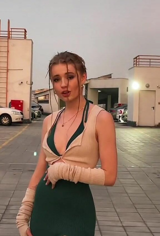 1. Sexy Elizabeth Vasilenko in Beige Crop Top in a Street