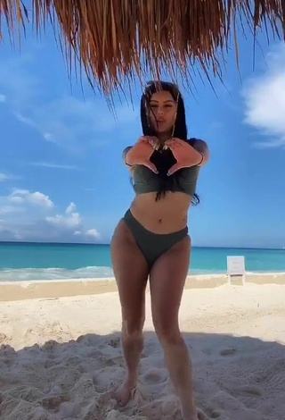 2. Sexy Fernanda Ortega Shows Big Butt at the Beach