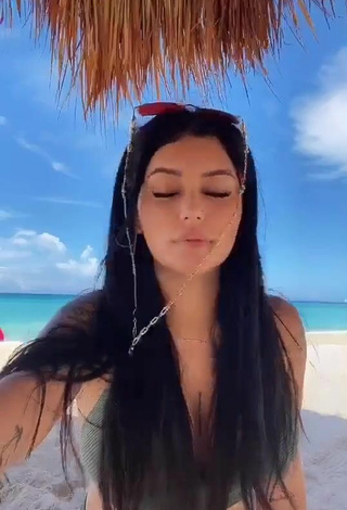 4. Sexy Fernanda Ortega Shows Big Butt at the Beach