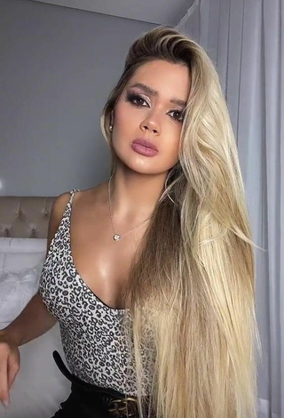 5. Sexy Franciny Ehlke in Leopard Top