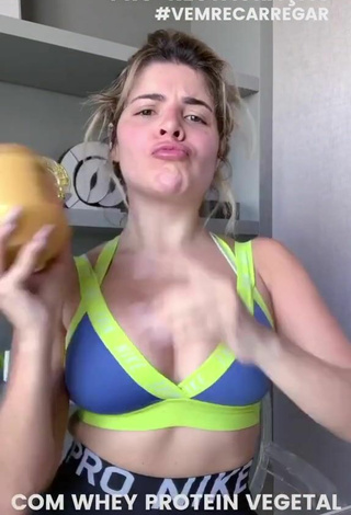 4. Sexy GKAY Shows Cleavage in Sport Bra