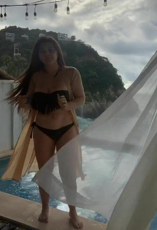 1. Cute Aracely Ordaz Campos in Black Bikini at the Swimming Pool
