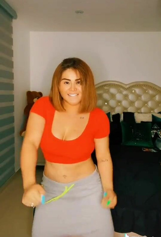 4. Beautiful Aracely Ordaz Campos Shows Cleavage in Sexy Red Crop Top