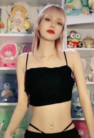 3. Sexy grace_2557 in Black Crop Top