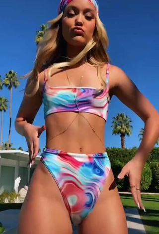 5. Olivia Ponton in Erotic Bikini