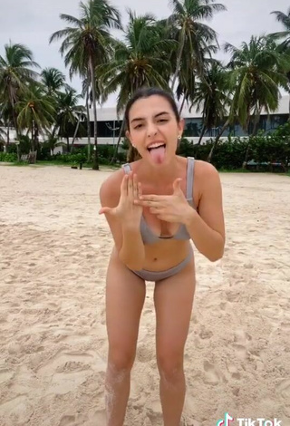 5. Hottie Isabela Delgado Urreta in Grey Bikini at the Beach