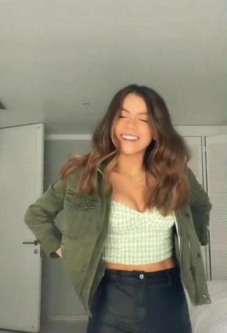 2. Sexy Isidora Vives Shows Cleavage in Checkered Crop Top