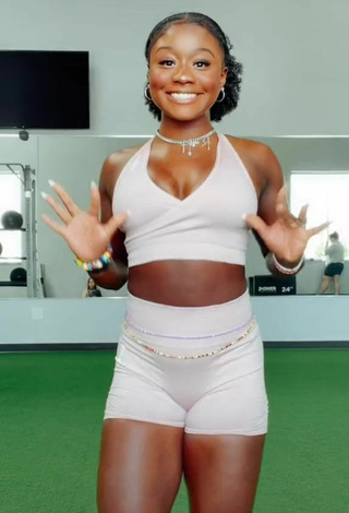 2. Sexy Aba Asante Shows Cleavage in White Sport Bra