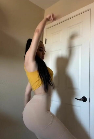 5. Erotic Jailyne Ojeda Ochoa Shows Big Butt