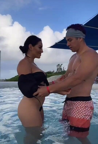 3. Beautiful Karla Bustillos Shows Cleavage in Sexy Black Crop Top at the Pool
