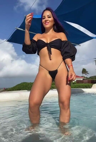 4. Sweetie Karla Bustillos Shows Cleavage in Black Crop Top at the Pool