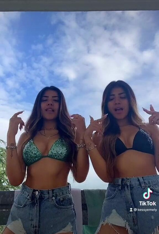 4. Cute Melissa & Cassandra Tejada Shows Cleavage in Bikini Top