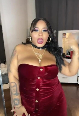 4. Hot Carol Acosta Shows Cleavage in Red Dress