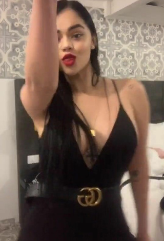 3. Sexy Nathalia Segura Mena Shows Cleavage in Black Overall