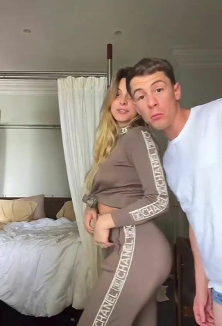 3. Sexy Lele Pons Shows Butt