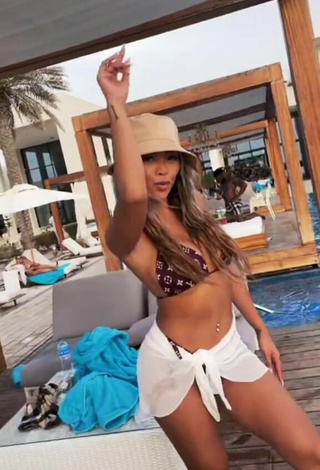 Sexy Liane Valenzuela in Bikini Top