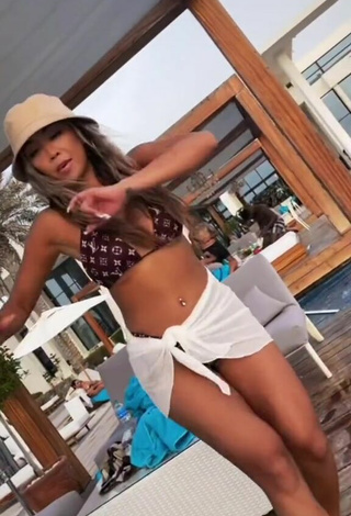 2. Sexy Liane Valenzuela in Bikini Top