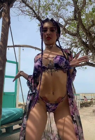Sweetie Lilacoloridas in Bikini