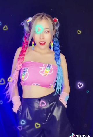 5. Sexy Linh Barbie in Tube Top