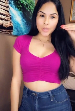 2. Sexy Lizeth Banda in Pink Crop Top